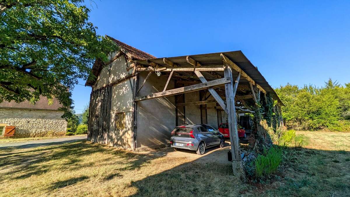 Charmante ferme quercynoise en pierre avec dépendances, à proximité de Rocamadour et de Martel - photo 15