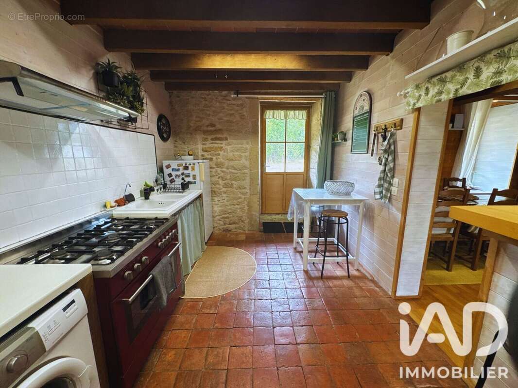 Maison 275 m² à Chateauneuf-Val-De-Bargis  - photo 8
