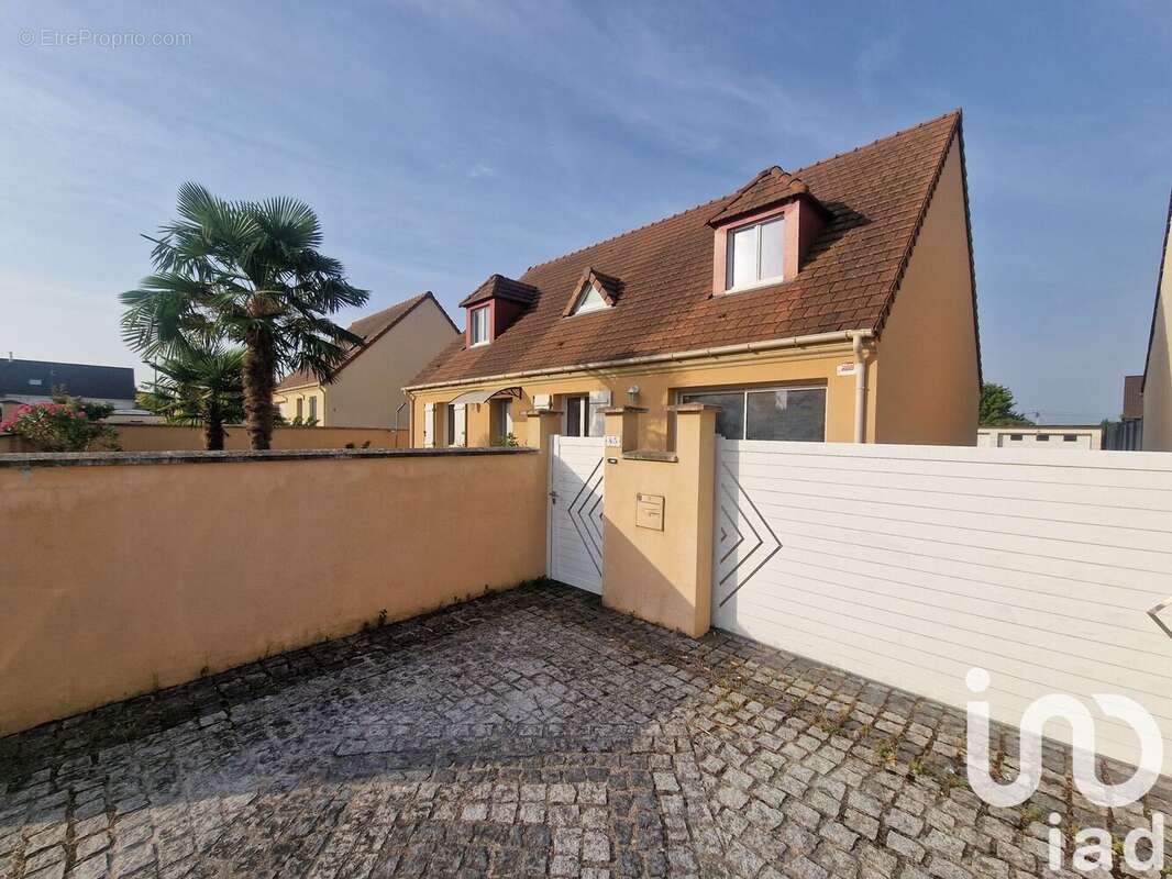 Photo 2 - Maison à LA GENEVRAYE