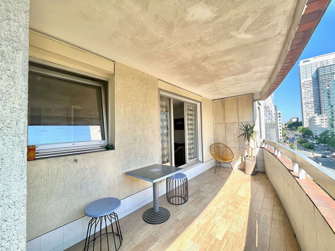 Appartement à COURBEVOIE