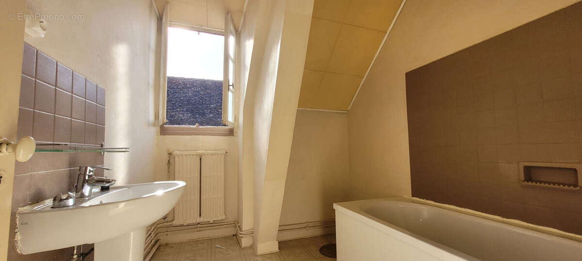 Maison 200 m² à Artix  - photo 8
