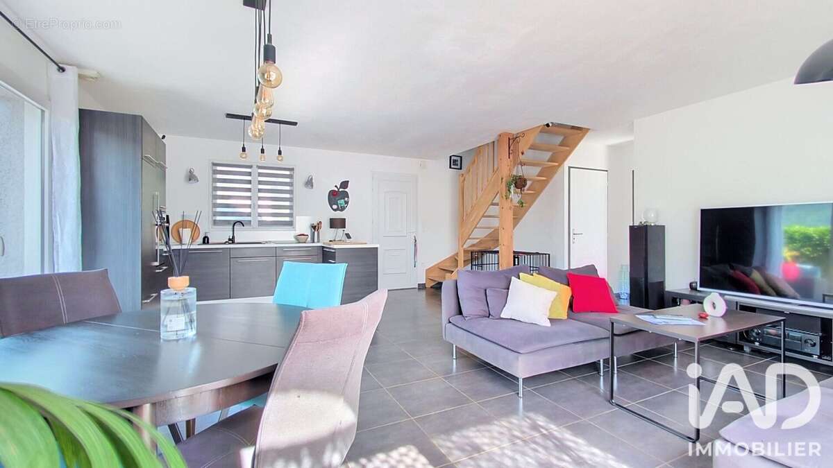 Maison 114 m² à Seythenex  - photo 6
