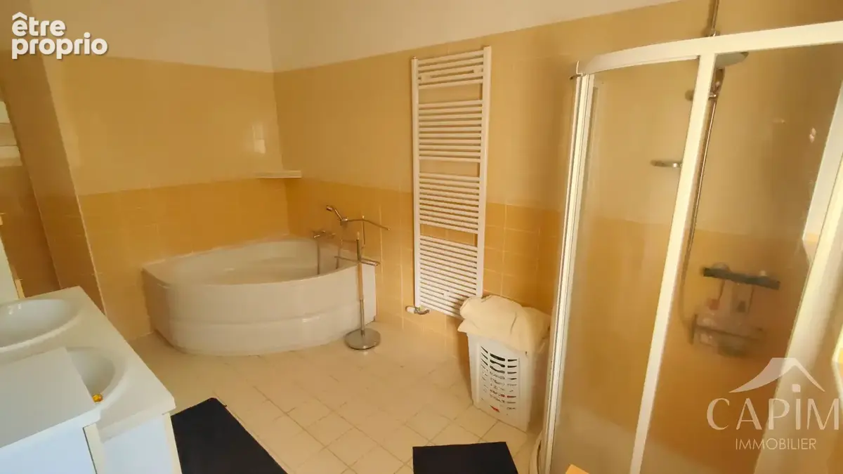 Maison pierre Javené, 213m²utile, 187m² hab, 5ch, dont 2 RDC avec SDE, terrain 1351m², FO - photo 8