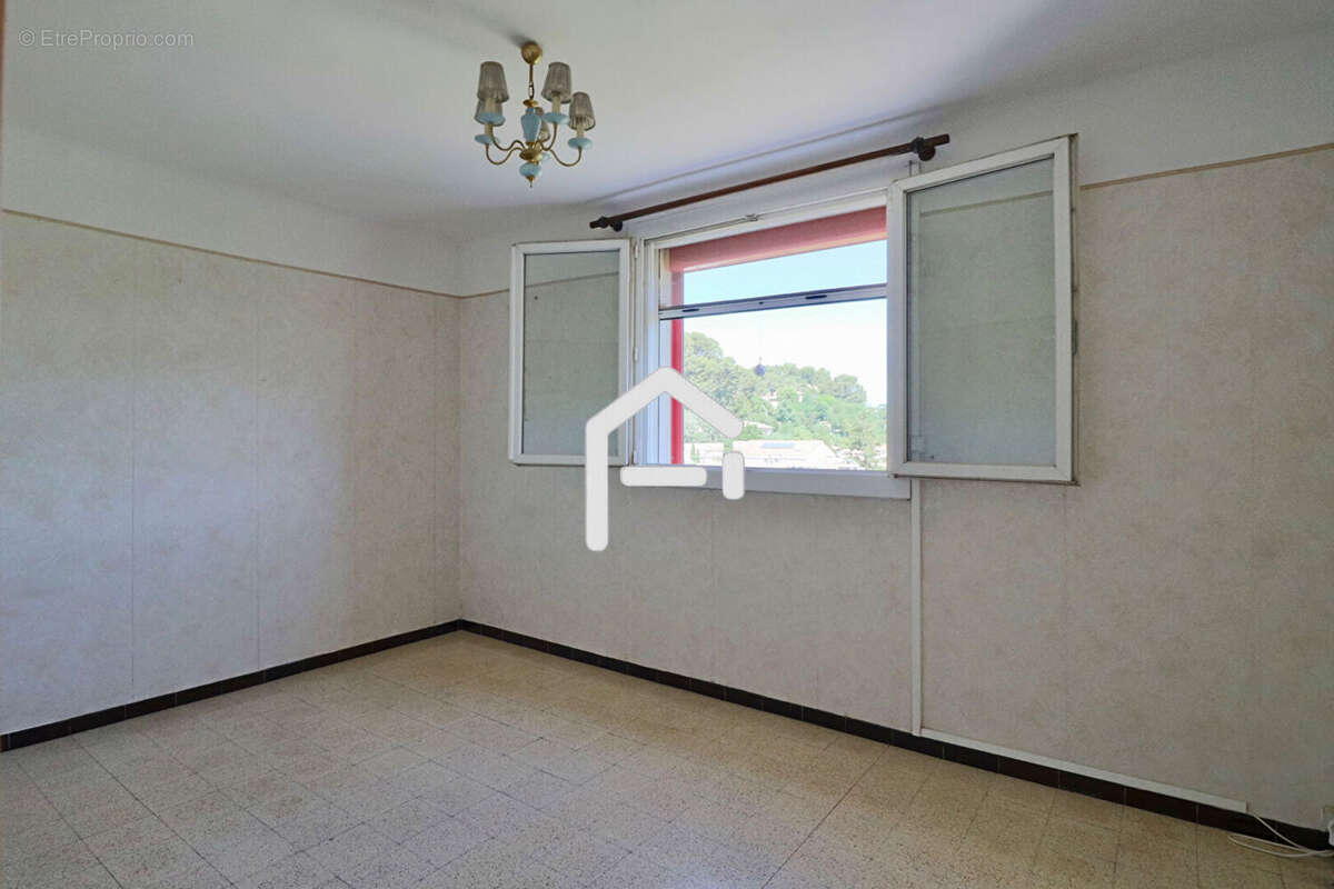 Appartement à SAINT-CHAMAS