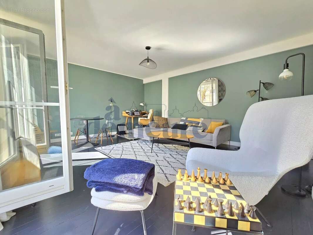 Appartement à ISSY-LES-MOULINEAUX