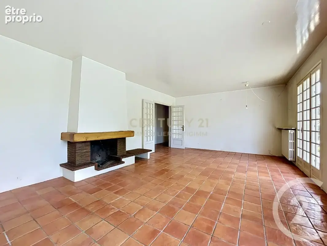 Maison 7 pièces 210 m² à vendre à Bourgoin-Jallieu (38300) - photo 3