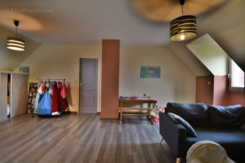 Maison à FONTAINE-LA-GUYON