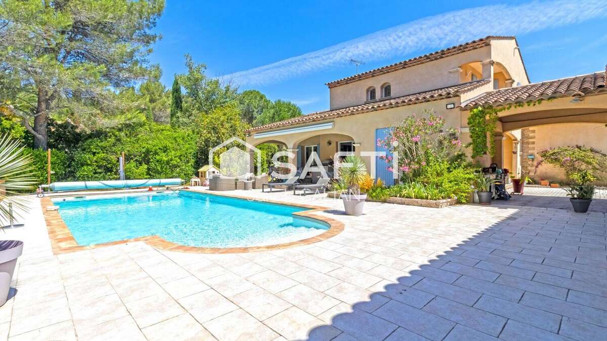 Photo 2 - Maison à ROQUEBRUNE-SUR-ARGENS