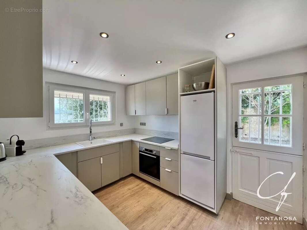 Maison à LES ISSAMBRES