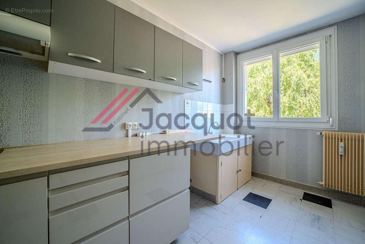 Appartement à LONS-LE-SAUNIER