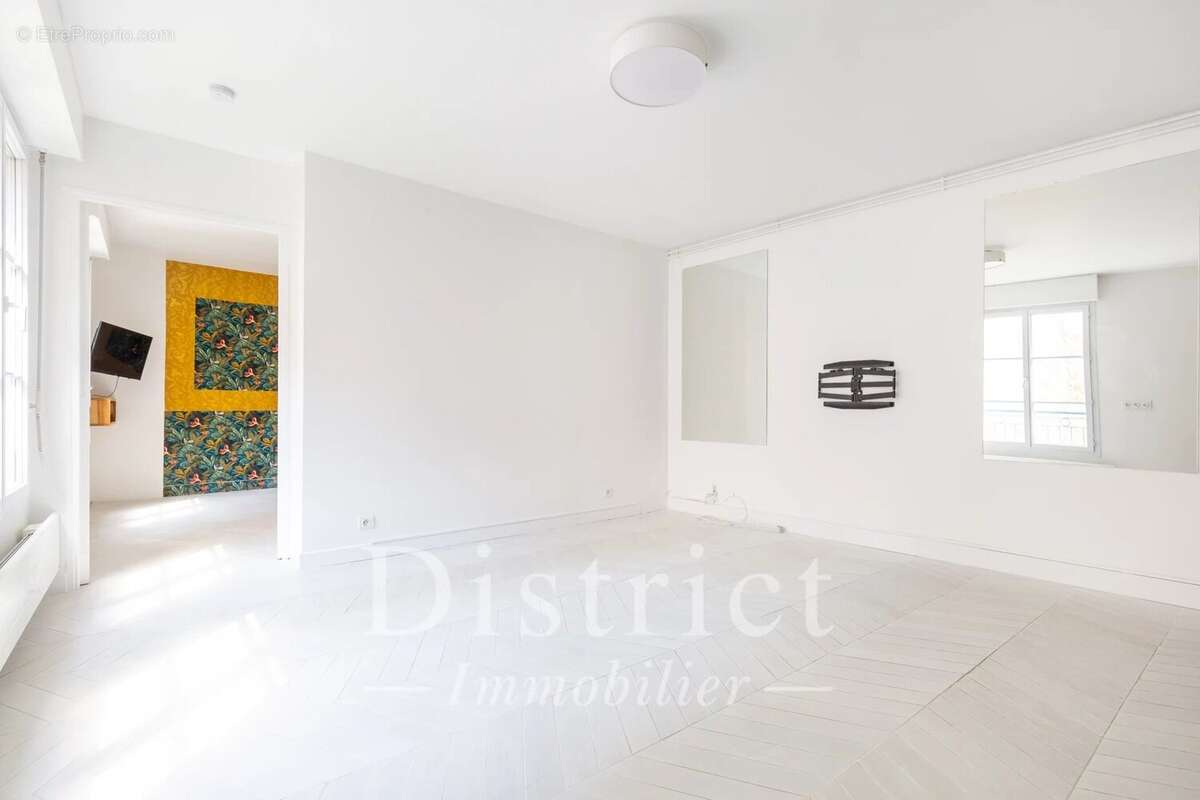 Appartement à PARIS-2E
