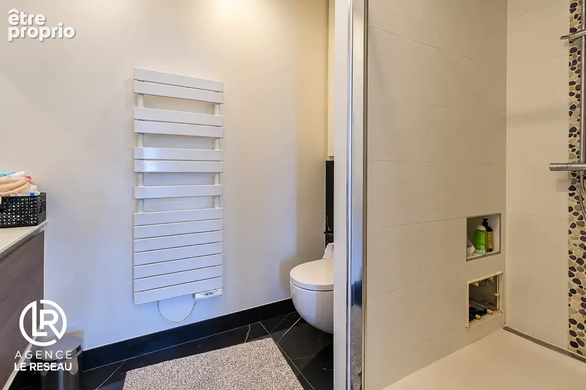 Appartement familial lumineux avec balcon en parfait état situé dans le quartier Pasteur - photo 10