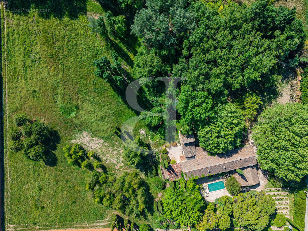Maison à GORDES