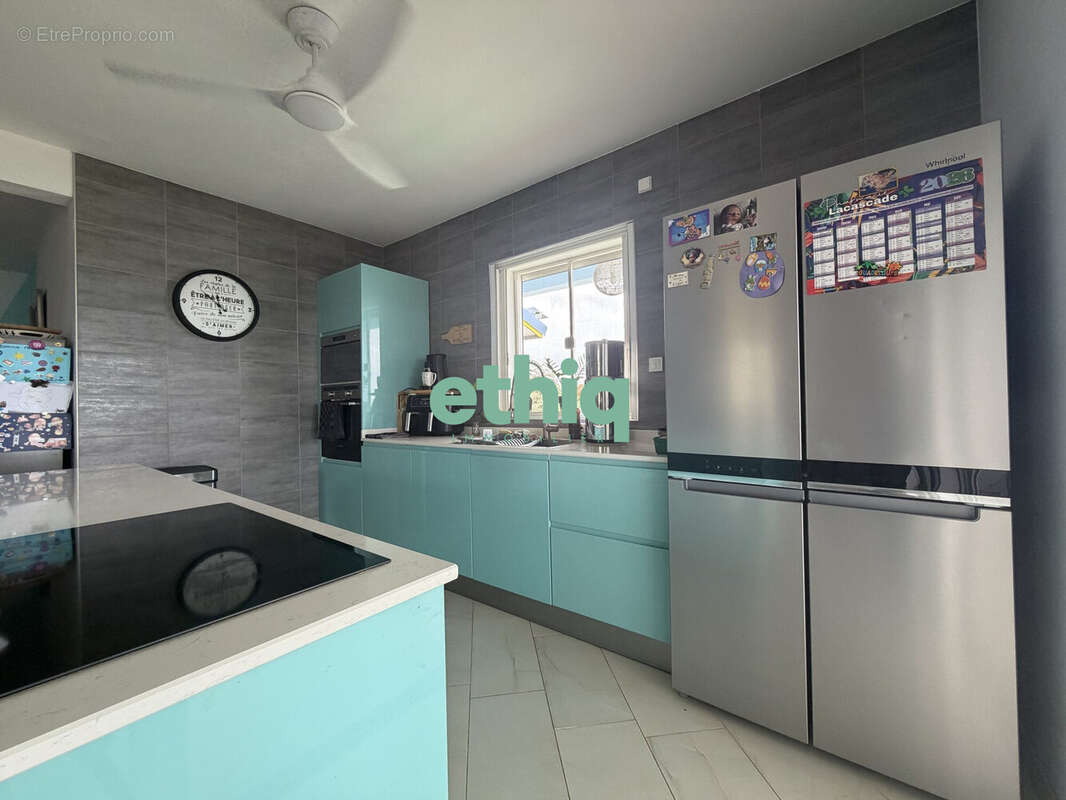 Maison 181 m² à Sainte-Rose  - photo 7