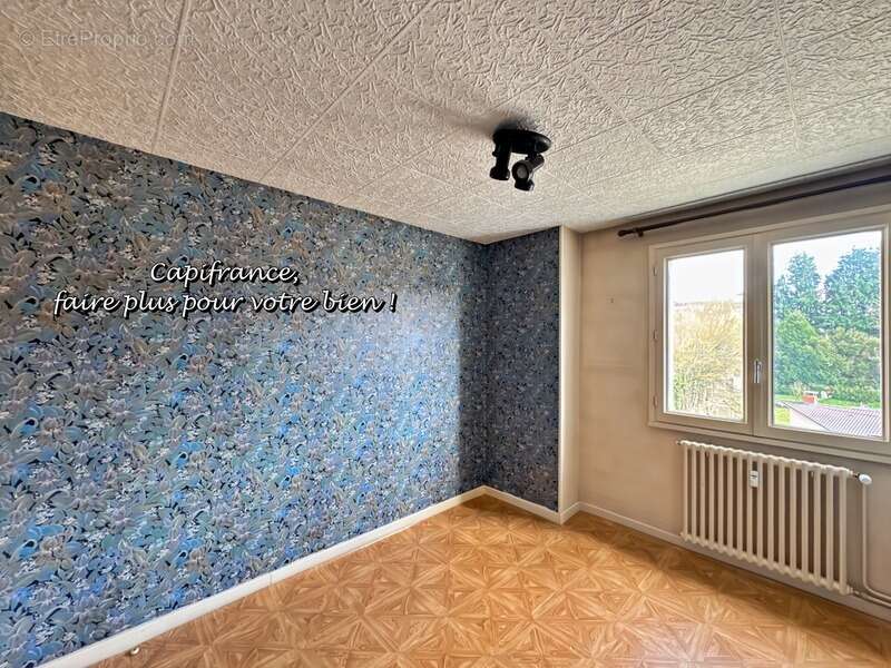 Appartement à LA CLAYETTE