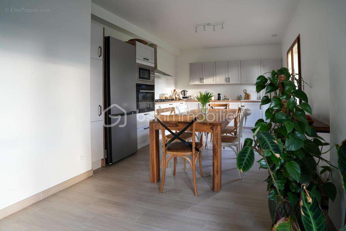 Maison à MONTEVRAIN