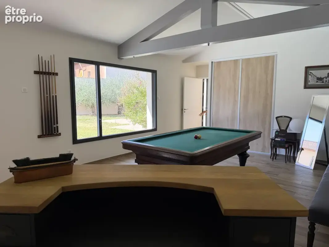 Exclusivité, rare à la vente maison de ville complétement rénovée à neuf  avec terrain et piscine. - photo 9