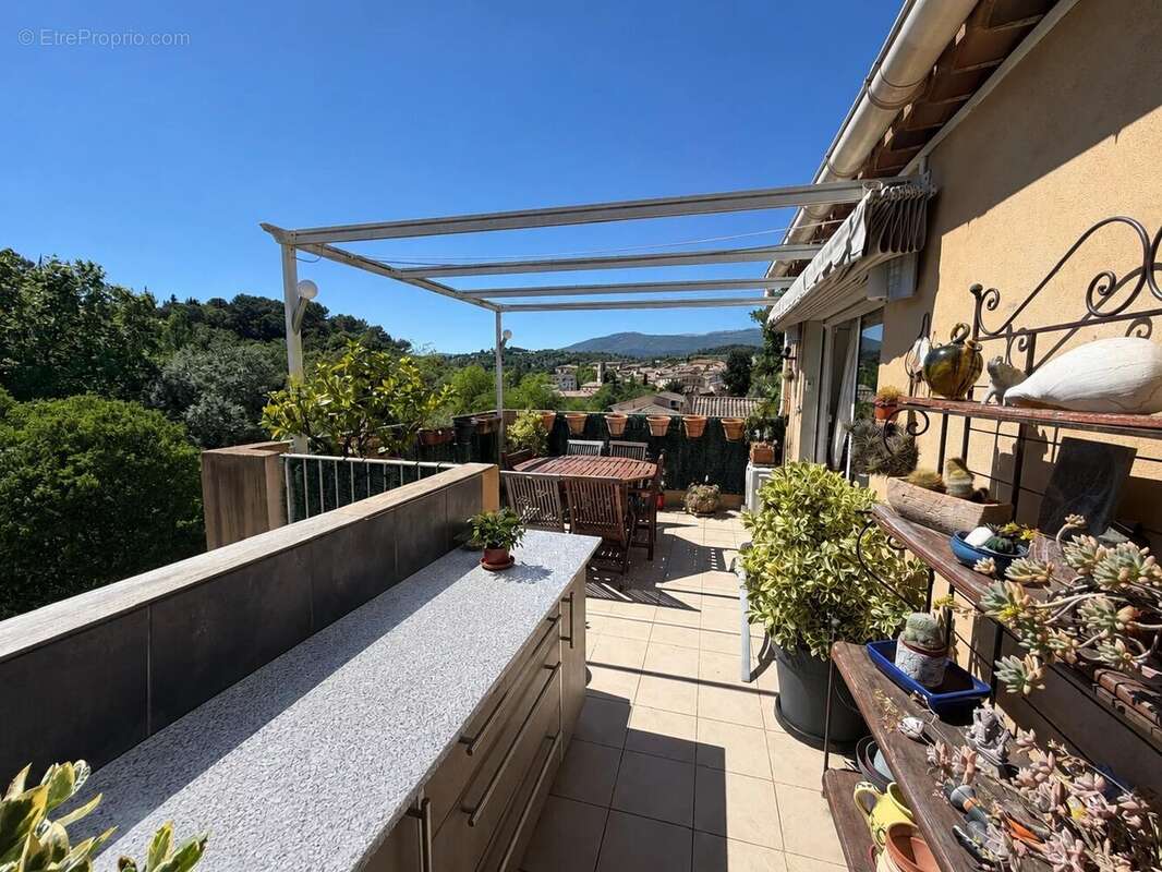 Appartement à VALBONNE