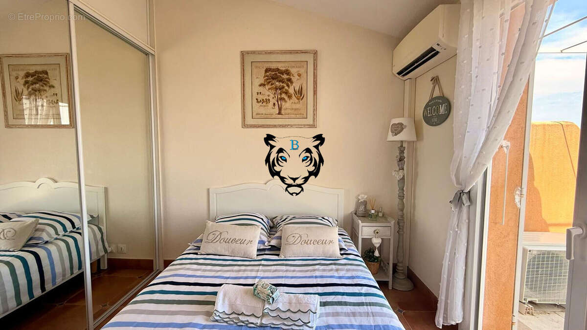 Maison à LES ISSAMBRES