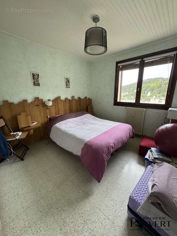 Appartement à GREOLIERES
