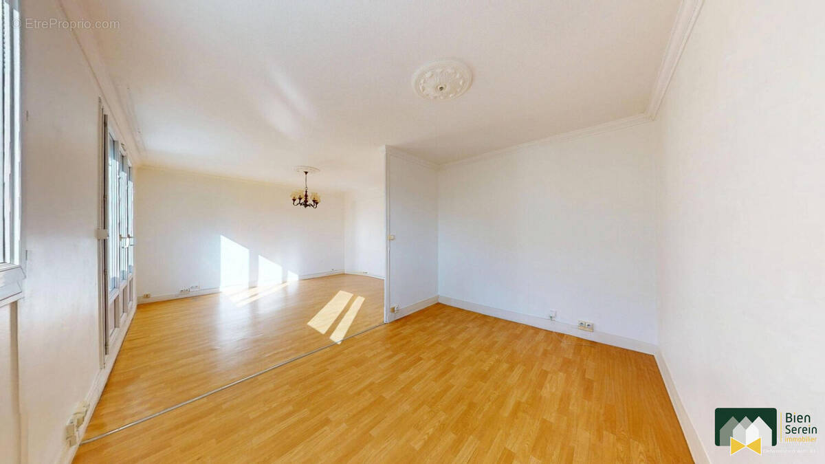 Appartement à MAINVILLIERS