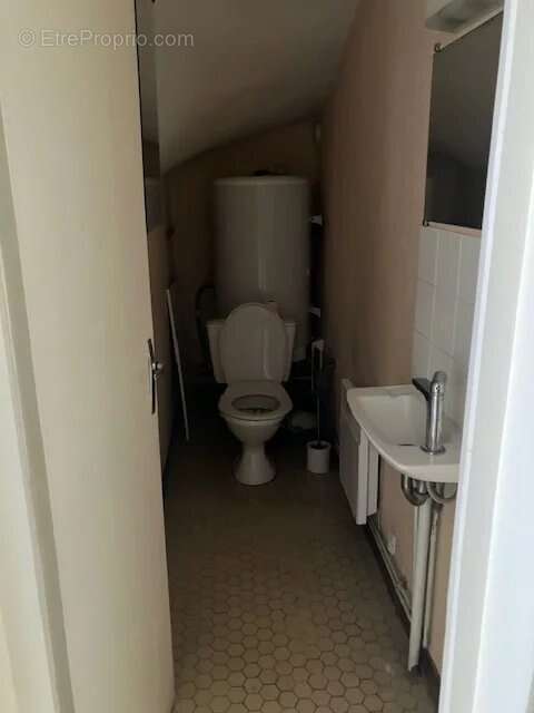 Local commercial 53 m² RDC Vitrine - photo 5
