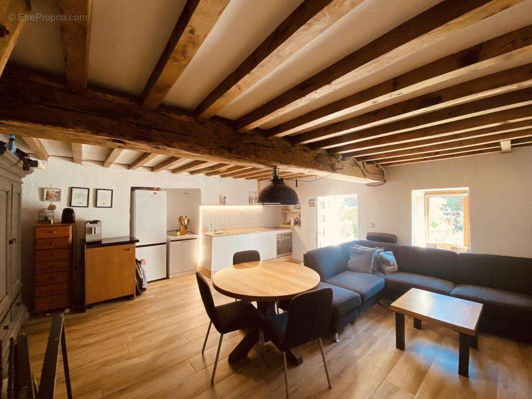 Maison à SAINT-MARCEL-EN-MARCILLAT