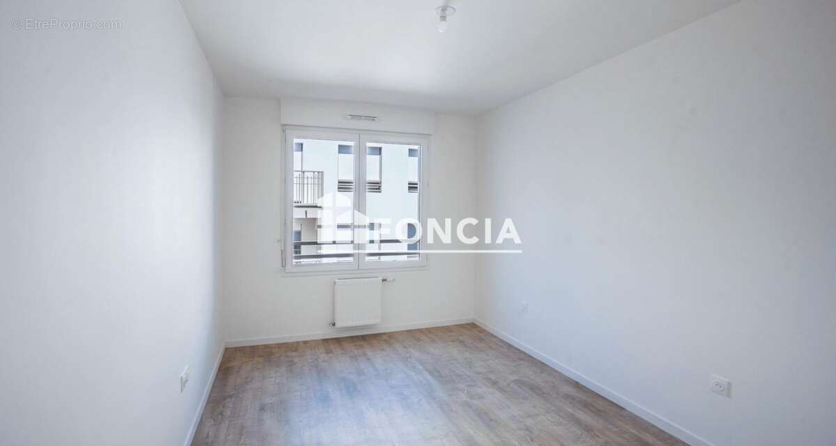 Appartement à SARTROUVILLE