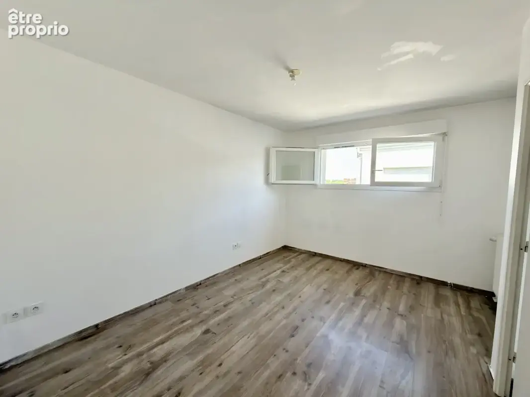 Avenue des Deux Clochers  Exclusivité — Appartement deux-pièces en dernier étage avec balcon - photo 5