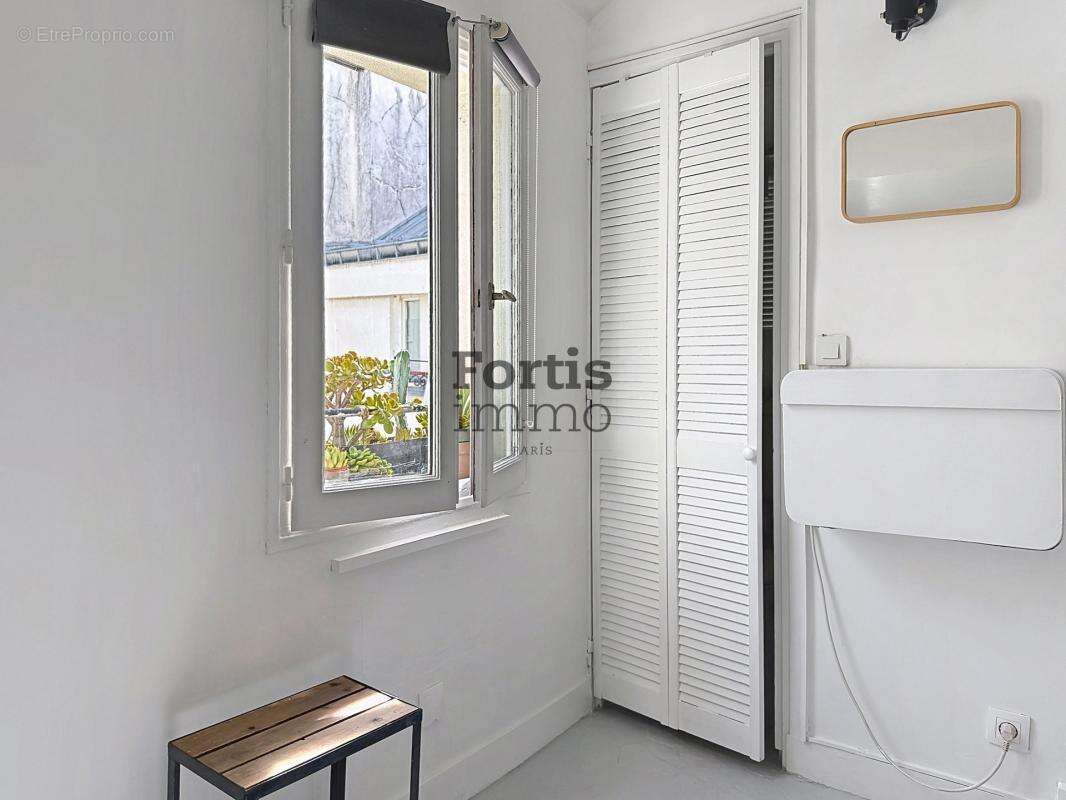 Paris 2 - charmante studette - dernier etage - calme absolu - photo 7