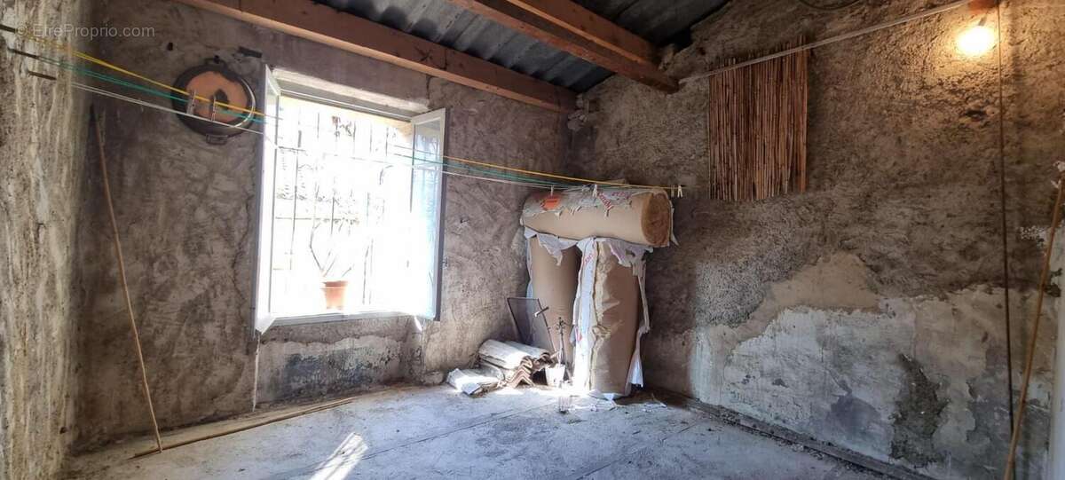 Rognes -Maison de village de caractère 130m² – garage – cave – terrasse - photo 10