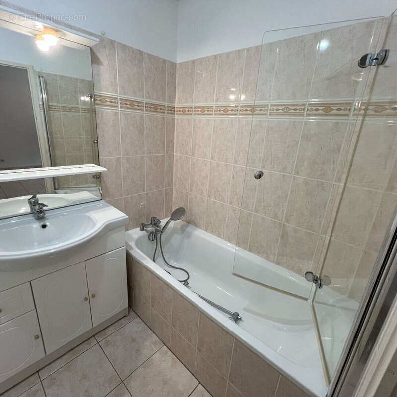 Appartement à LES PAVILLONS-SOUS-BOIS