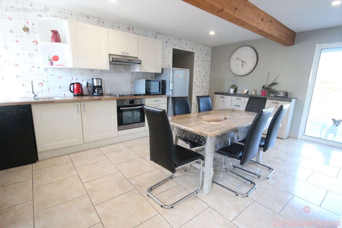 Maison 105 m² à Le Molay-Littry  - photo 2