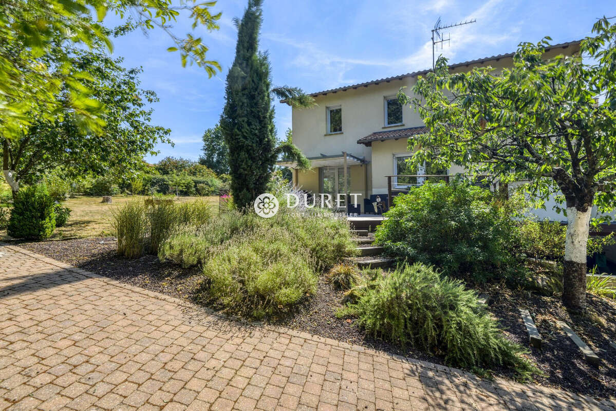 Maison 161 m² à Cugand  - photo 6