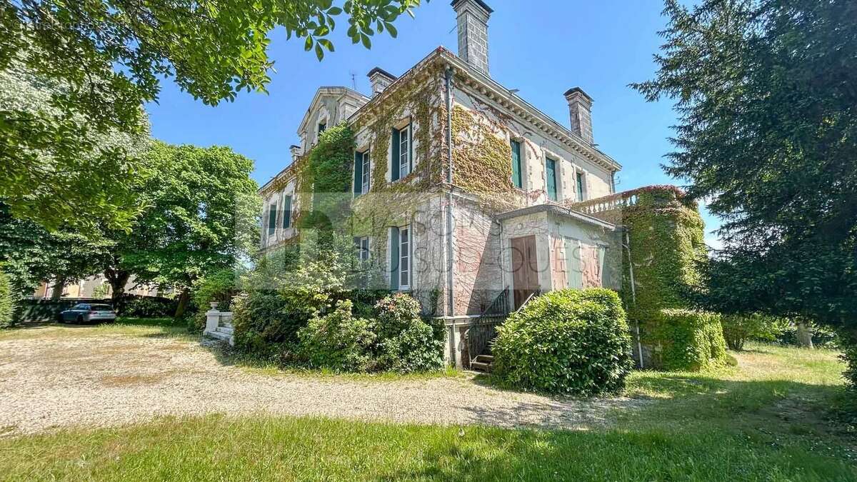 Maison à ONESSE-ET-LAHARIE