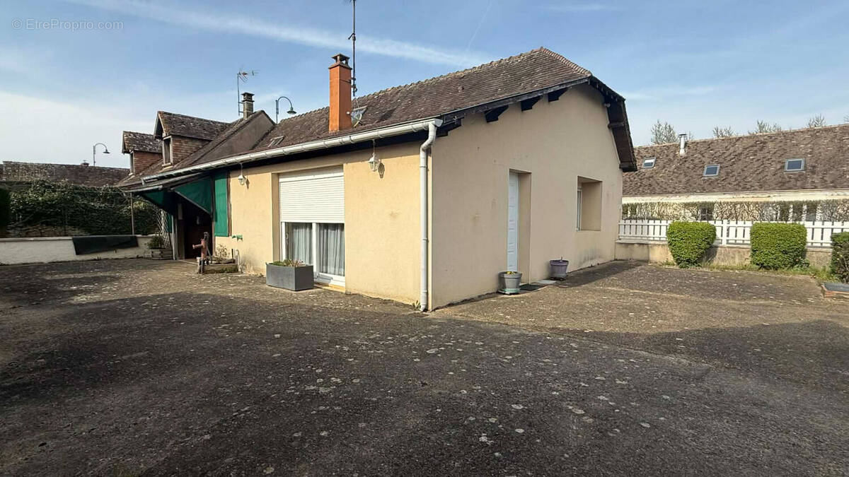 Maison à THORIGNE-SUR-DUE