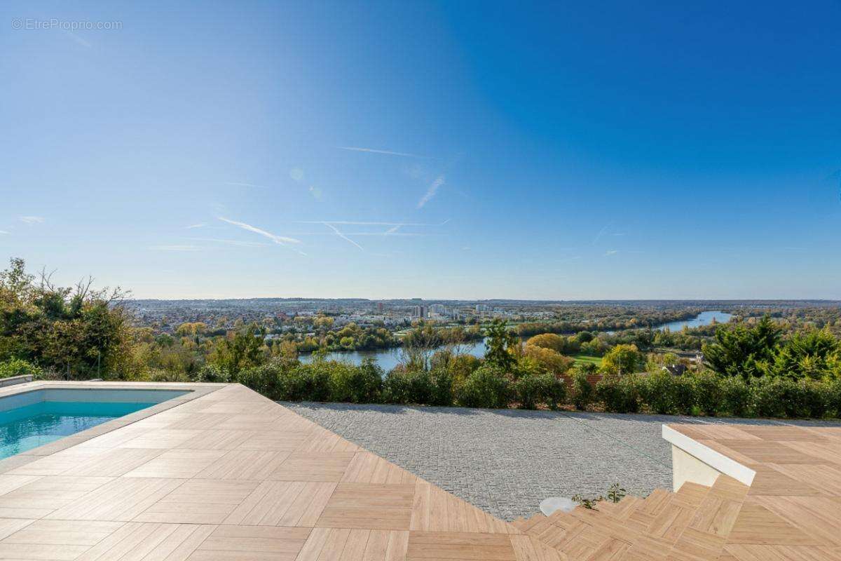 Maison à FOLLAINVILLE-DENNEMONT