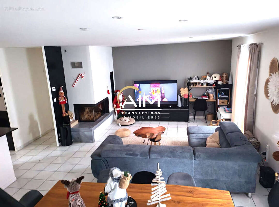 Maison à SAINT-DENIS-LES-PONTS