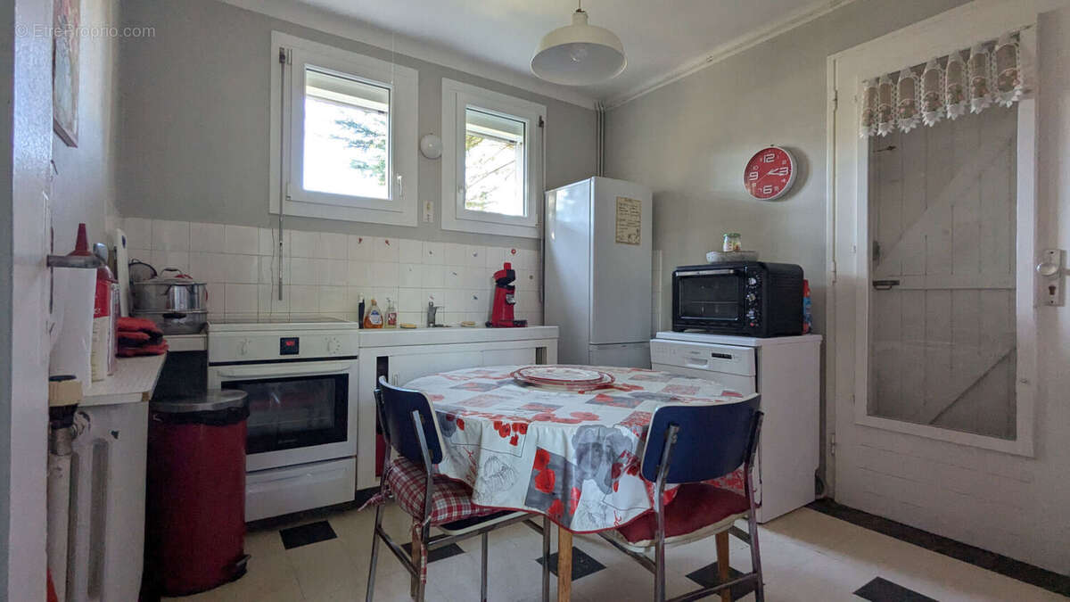 Grande maison de 8 pièces à deux pas du port et de la mer ! - photo 6