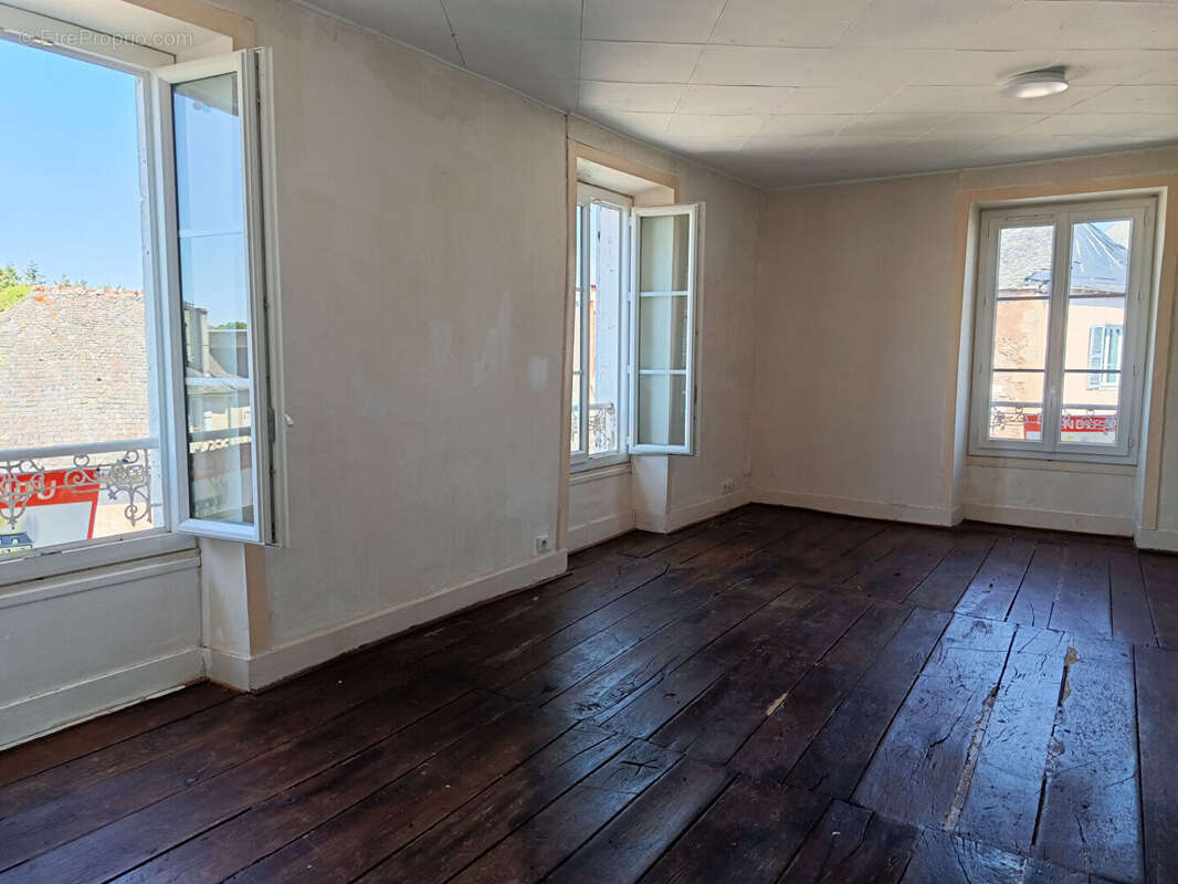 Appartement à rénover dans une belle bâtisse - Juillac - photo 5