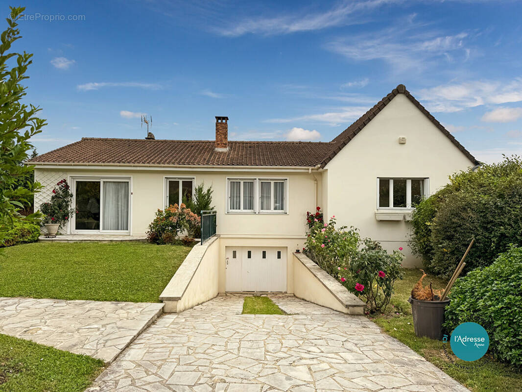 Maison à LE MEE-SUR-SEINE