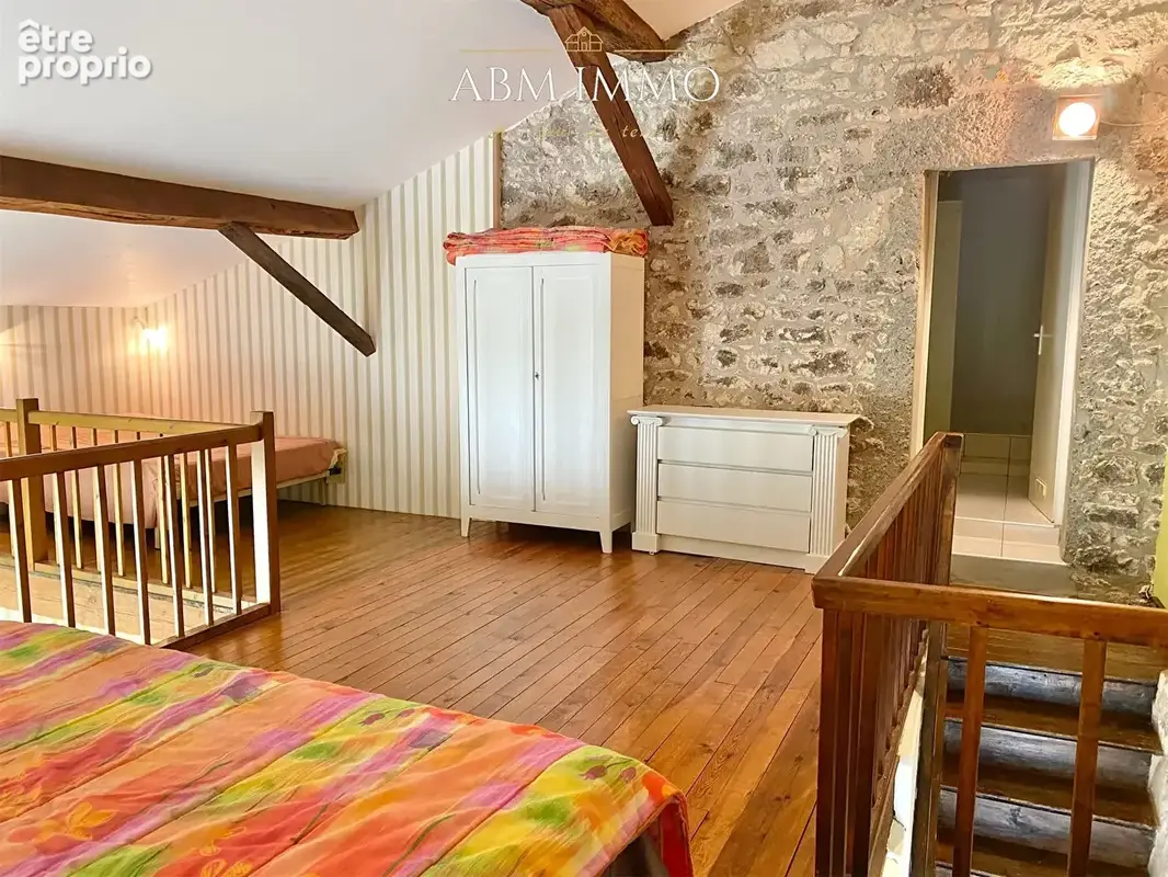 Propriété en pierre  de 400m² avec un ensemble de 4 gîtes - photo 15