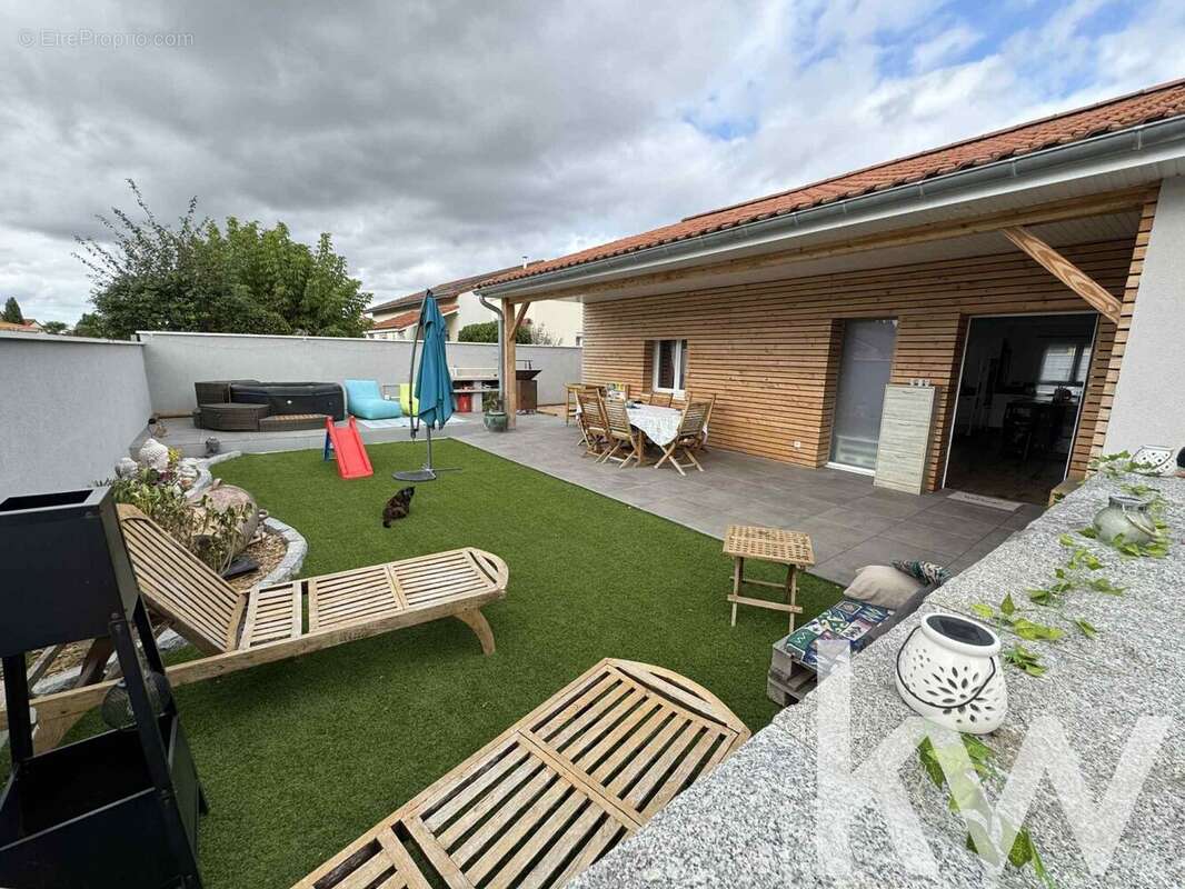 Maison à PONT-DU-CHATEAU