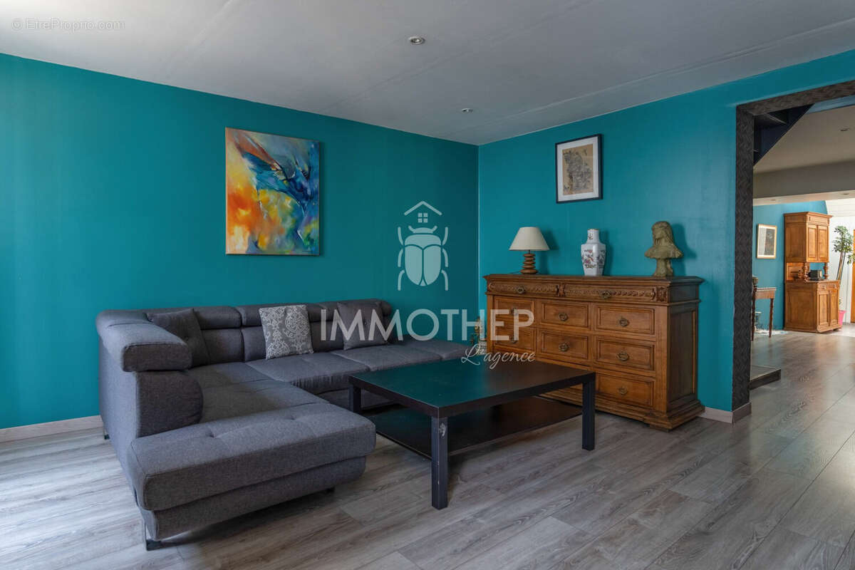 Maison 242 m² à Moirans  - photo 8