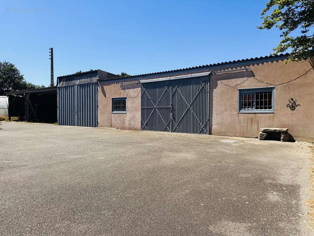 Maison 175 m² à La Genetouze  - photo 5