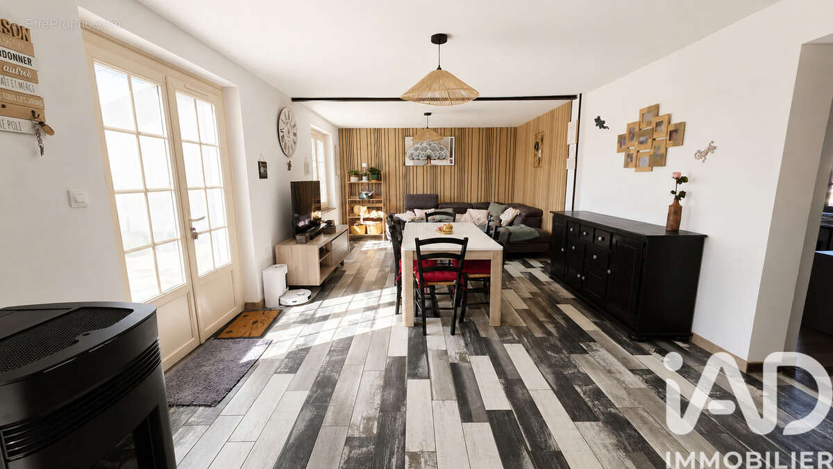Photo 3 - Maison à MERVENT