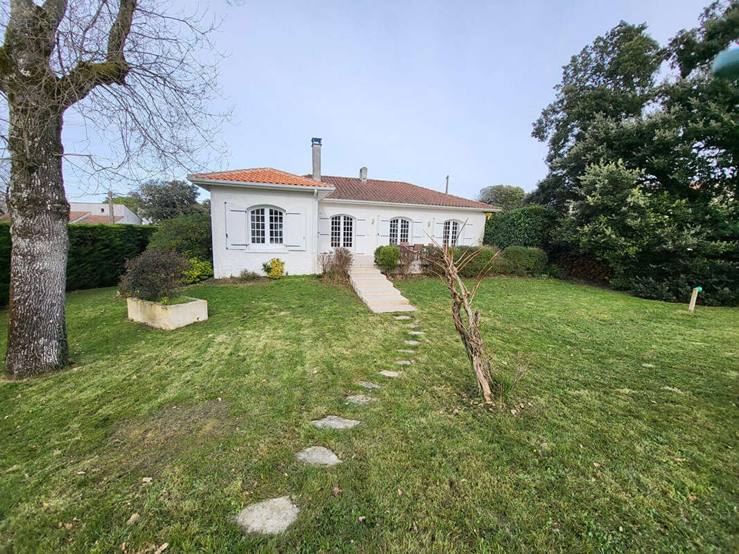 Maison à VAUX-SUR-MER