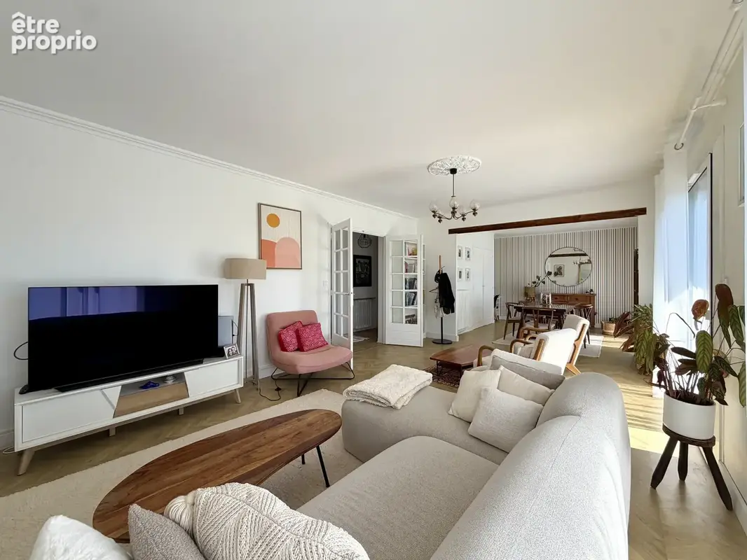 Appartement lumineux avec balcon sur le canal du Midi et deux places de stationnement - photo 2