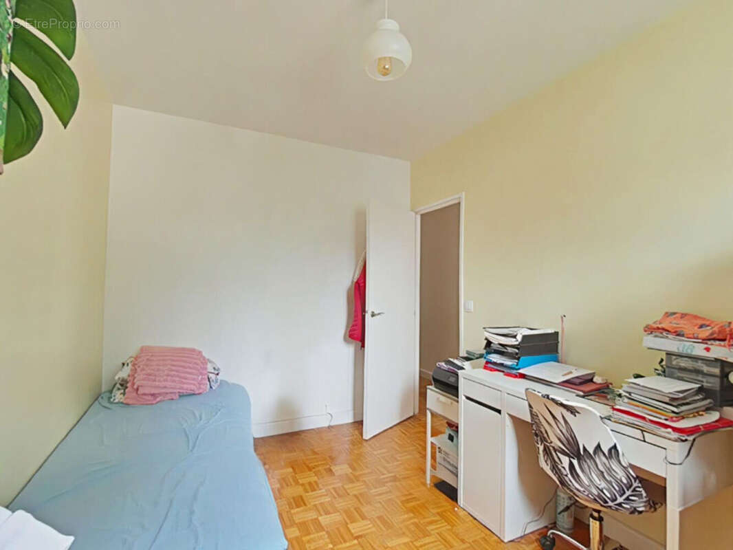 Appartement à FONTENAY-LE-FLEURY