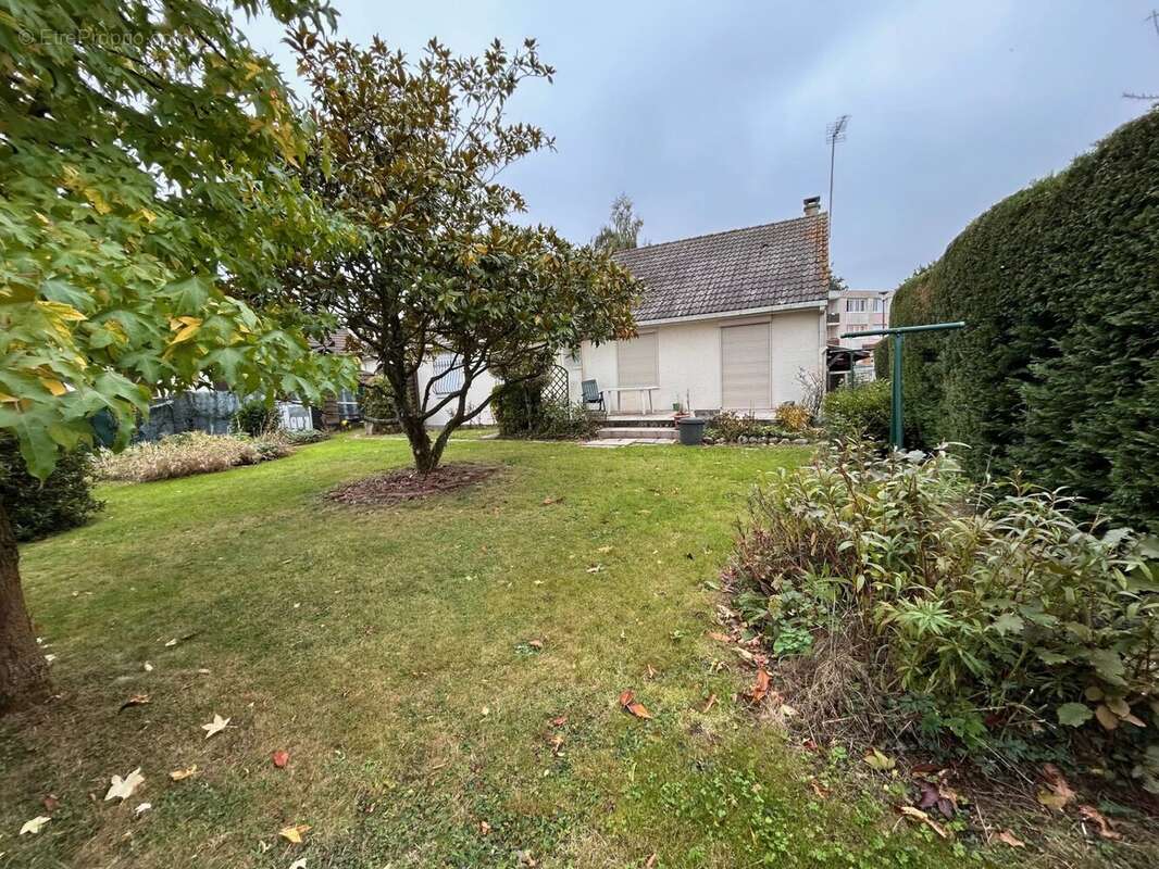 Maison à GRANDVILLIERS